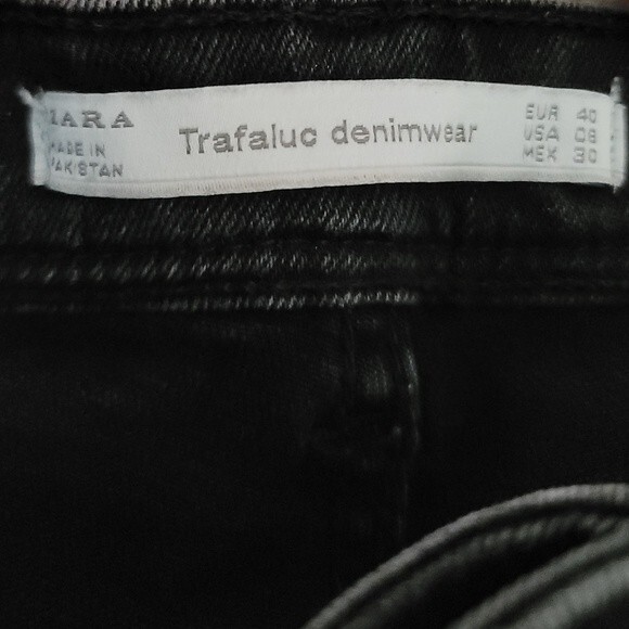 ZARA Trafaluc Denimwear Black Distressed Skinny Jeans with Ankle Zipper Sz 8 - Picture 6 of 10